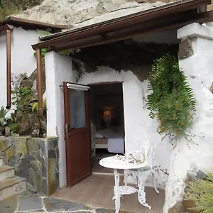 La Cueva De Angel Bed & Breakfast